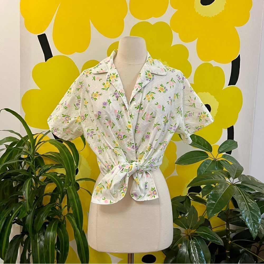 Vintage 1970s Rainbow Flower Power Collared Short Sleeve Button Down Blouse - Picture 3 of 7